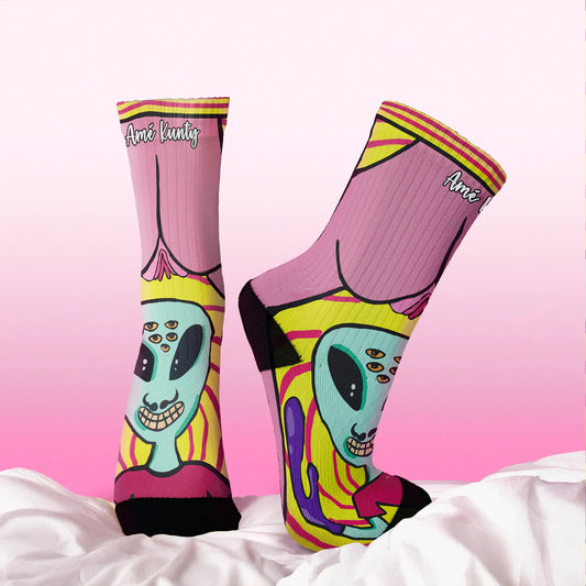 Alien Vulva Socks | Amé Kunty x RÜDE